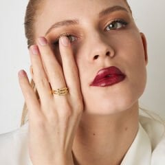 taşlarla süslenmiş üçlü nervürlü yüzük