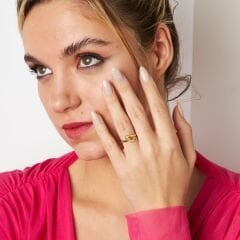 şeffaf zirkonyum yüzük