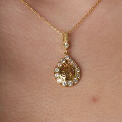 su damlası motifli monogram kolye