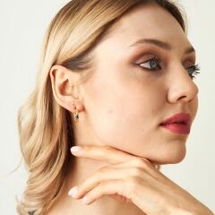 sivri uçlu lacivert küpeler