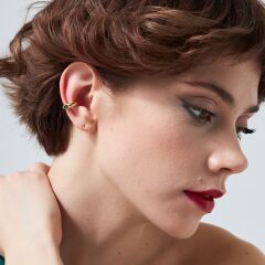 tüylü kıkırdaktan yapılmış lacivert küpeler ve saplamalar