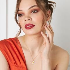 uğur böceği ve papatya kolyesi