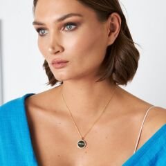 çerçeveli isim etiketli harf kolye