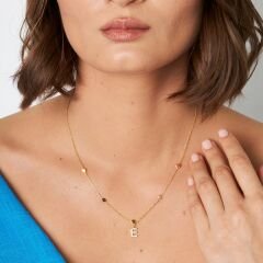 renkli taşlarla harf kolyesi