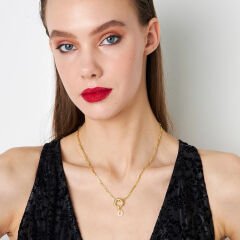 Denizci kilidi bulunan harfli değerli taş harf kolye