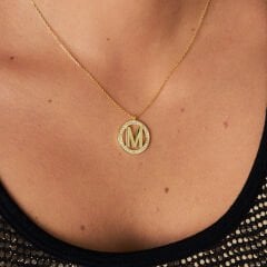 taş yüzüklü harf kolye