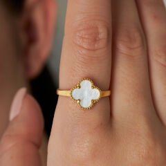 beyaz taşlı yonca yüzük