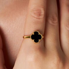 siyah taşlı yonca yüzük