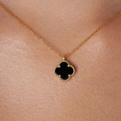 siyah taşlı yonca kolye