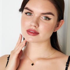 siyah taşlı yonca kolye