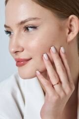 kırmızı taşlı baget yüzük