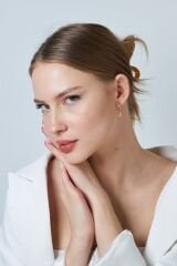 zirkon taşlı küpeler