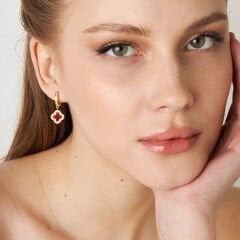 renkli taşlı yonca küpeleri