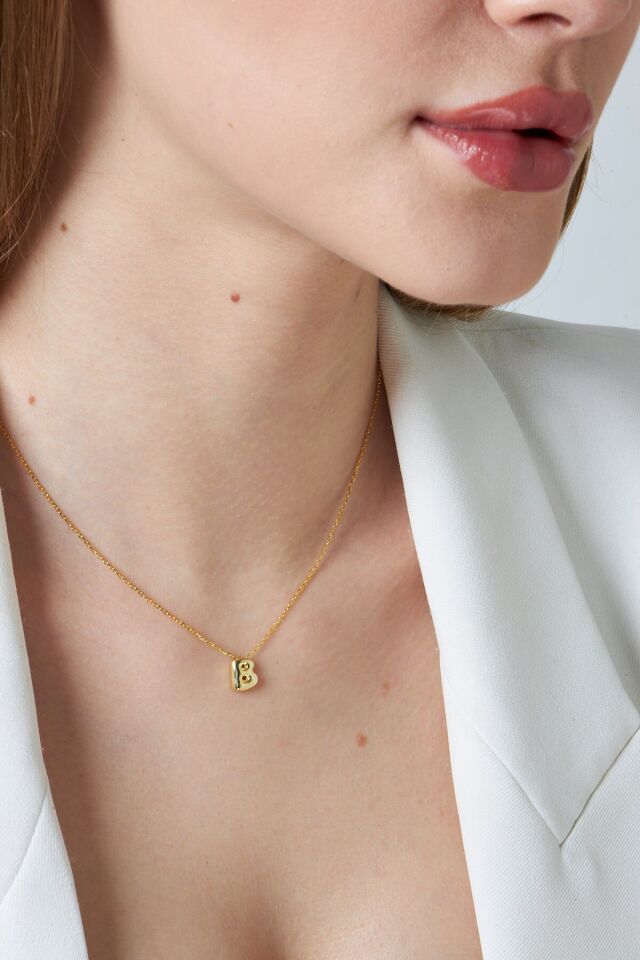 kavisli küçük harfli kolye