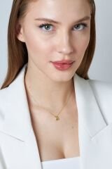 kavisli küçük harfli kolye