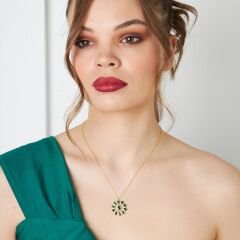 yeşil taşlı çiçek kolyesi