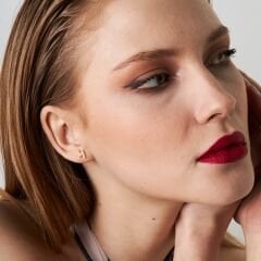 şimşek gibi ve delici