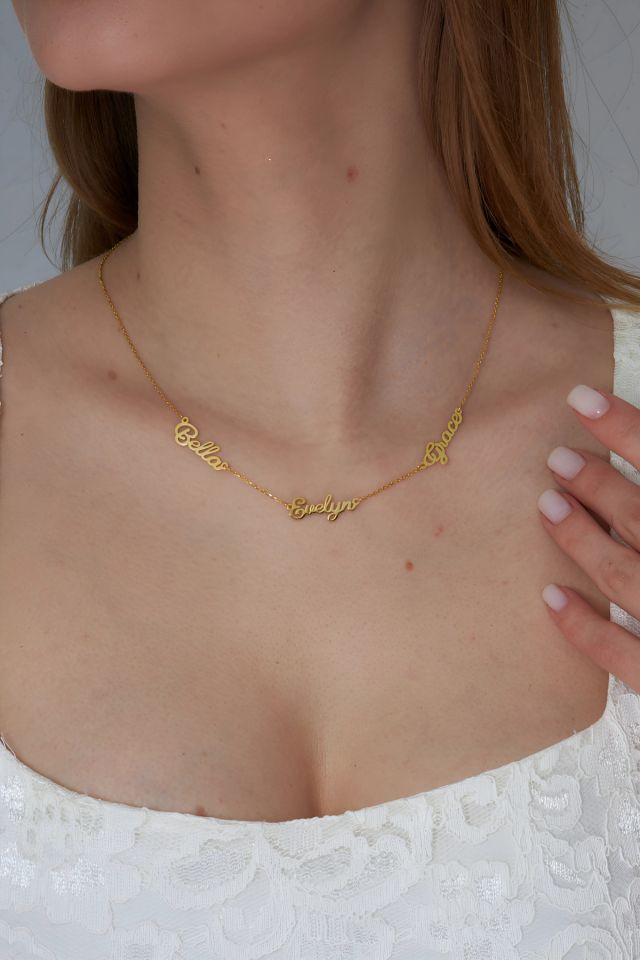 üç isimli aile zinciri