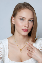 detaylı kalp taş harf kolye