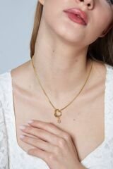 detaylı kalp taş harf kolye