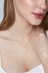 kavisli katı taş harf kolye