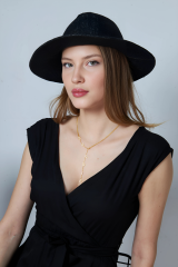 taş harfli y kolyesi