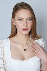 incili bahar kelebek kolyesi