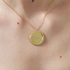 isimli-taşlarla-kaplı-tabaklar