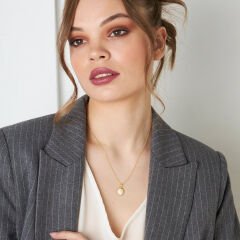 yansıyan güneşe sahip römork