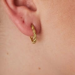 çift ​​bükümlü halka küpeler