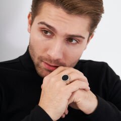 siyah taşlı sekizgen yüzük