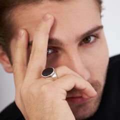 siyah taşlı sekizgen yüzük