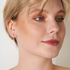 inci uçlu zirkonyum küpeler