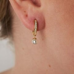 inci uçlu zirkonyum küpeler