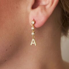 baş harfli zirkonyum küpeler