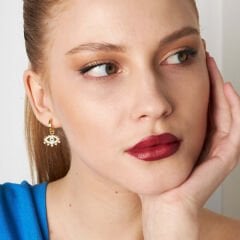 kirpik püsküllü küpeler