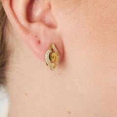 taşlı dalga detaylı küpeler