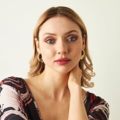 şık tasarımcı küpeler