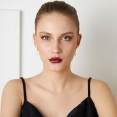 Taş Fatma Anne eli küpeleri