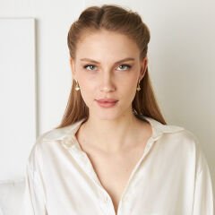 yan kelebek küpeler