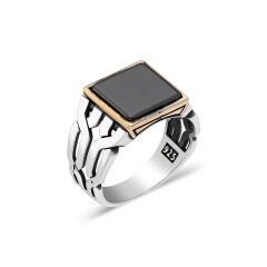 siyah kare taşlı net model yüzük