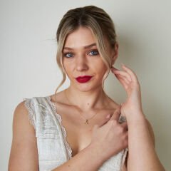 zirkon taşlı kar tanesi kolyesi