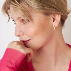 taşlı yuvarlak küpeler