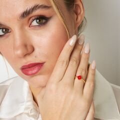 kırmızı yonca kolyesi