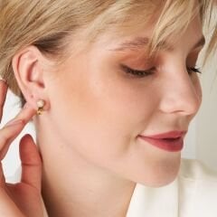 kavisli taşlı sonsuzluk küpeleri