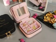 pembe seyahat mücevher kutusu