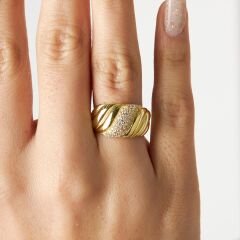 kavisli tasarım ve taşlı yüzük