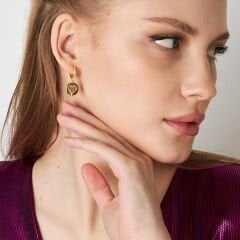 düz taşlı kalp şeklinde küpeler