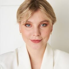 taşlı kalp şeklinde küpeler