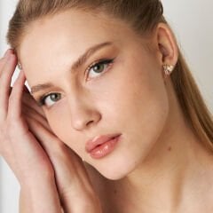 baget taşlı kalp şeklinde küpeler